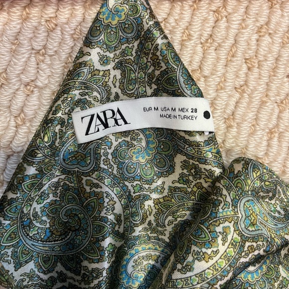 Zara size medium dress - Picture 3 of 3